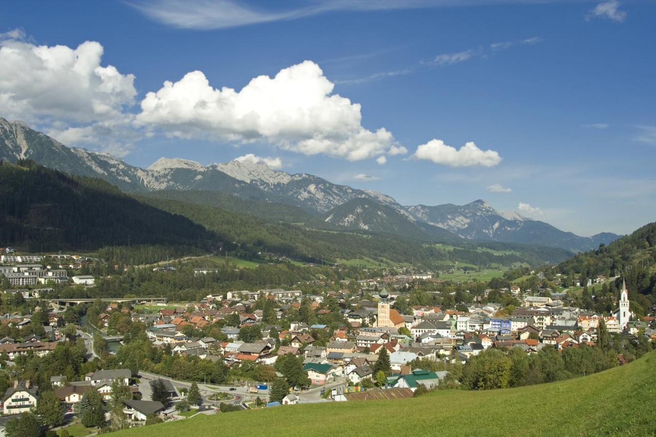My Appartement - Haus Waldeck Schladming Bagian luar foto