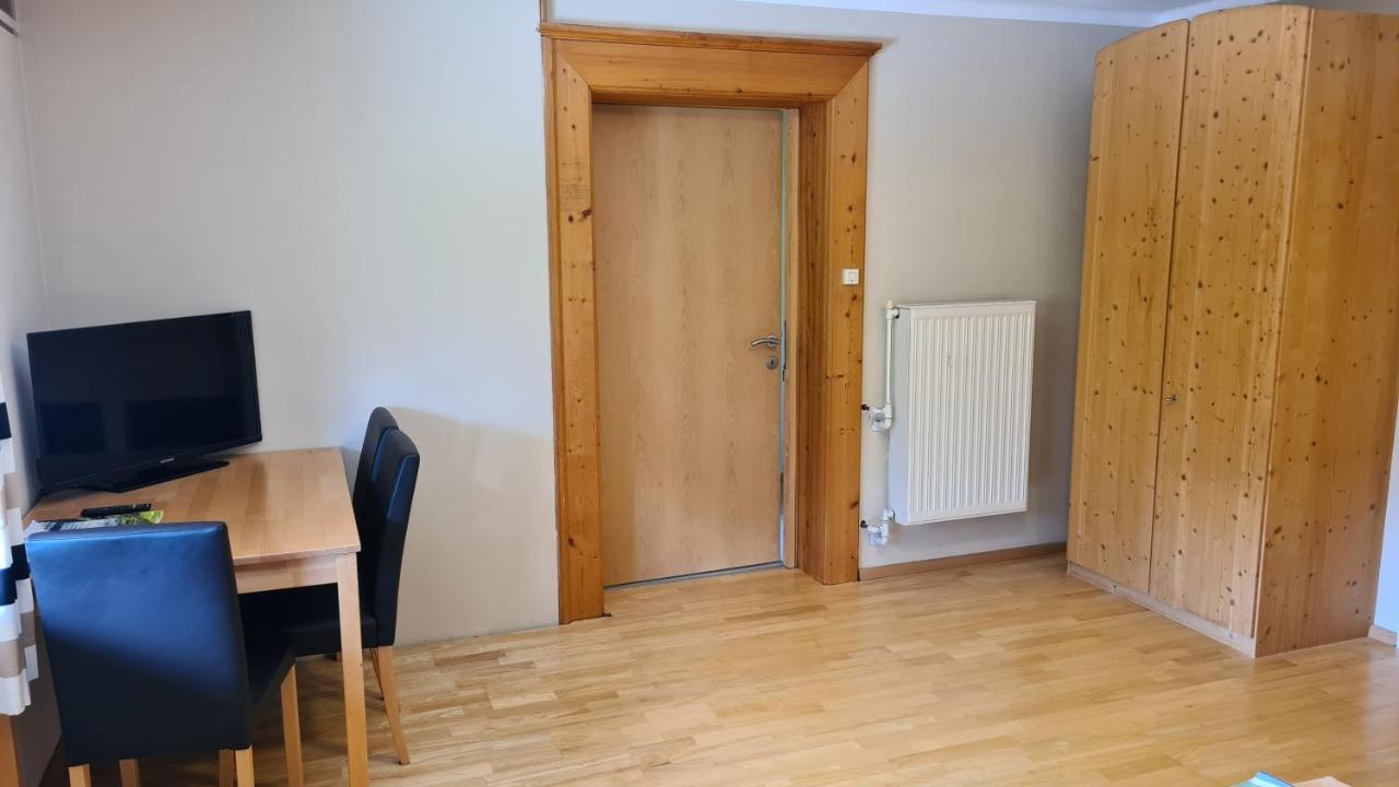 My Appartement - Haus Waldeck Schladming Bagian luar foto