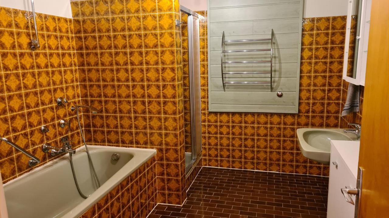 My Appartement - Haus Waldeck Schladming Bagian luar foto